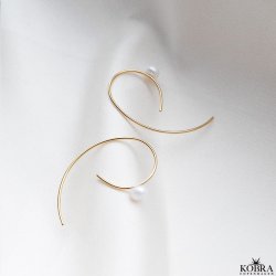 "Celine" gold earrings with genuine freshwater pearls