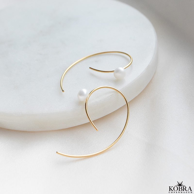 "Celine" gold earrings with genuine freshwater pearls