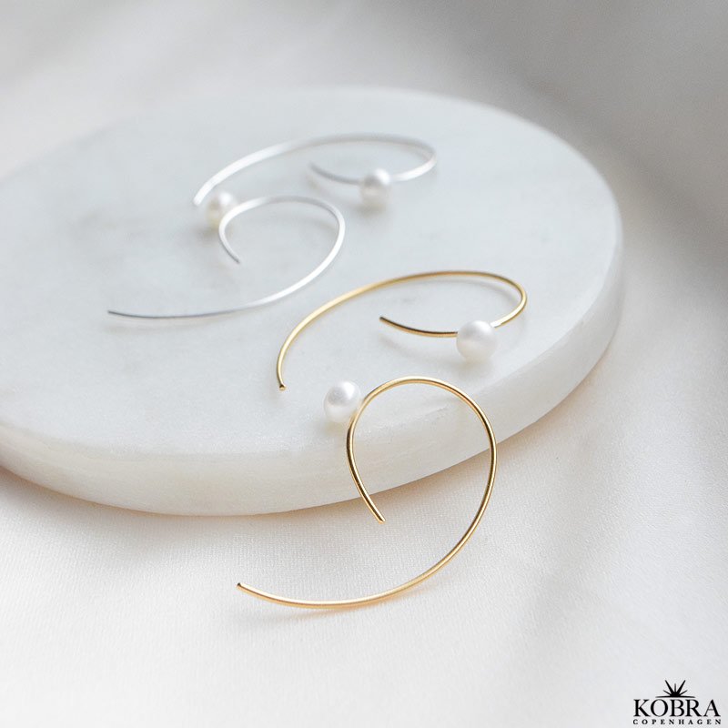 "Celine" gold earrings with genuine freshwater pearls