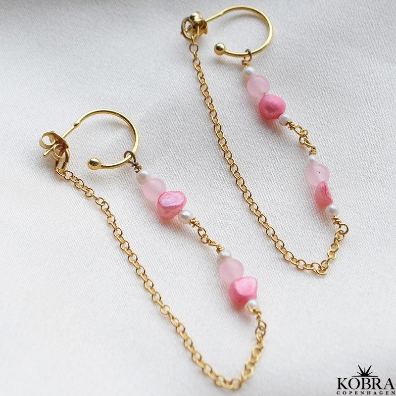 "Bella Pearl" 18 karat forgyldte reringe med hvide og lyserde ferskvandsperler