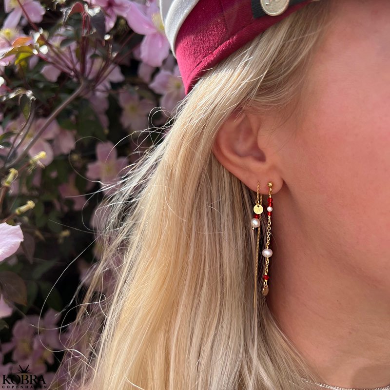 "Elina" guld retrde til Studenten med rde og hvide perler