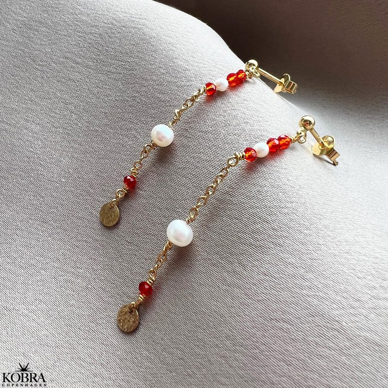 "Elina" gold earrings with red and white pearls