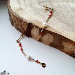 "Elina" guld reringe til Studenten med rde og hvide perler