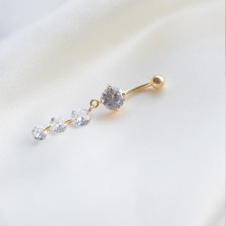 "Samantha" Navelpiercing