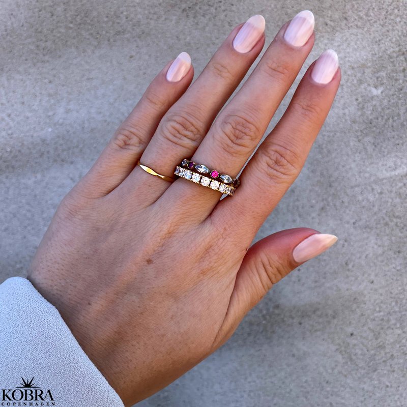 "Firenze" guld ring med lyserde og hvide sten