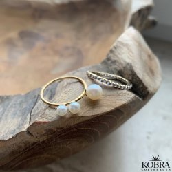 "Hawaii" 18 carat gold plated ring with white stones