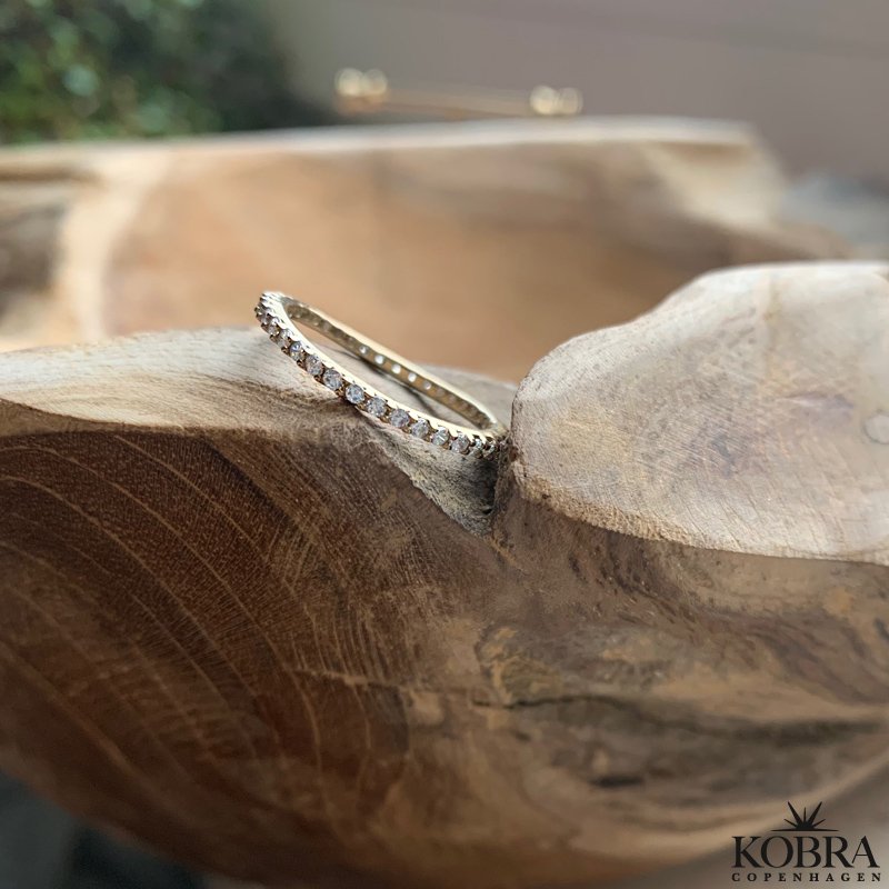 "Hawaii" 18 carat gold plated ring with white stones