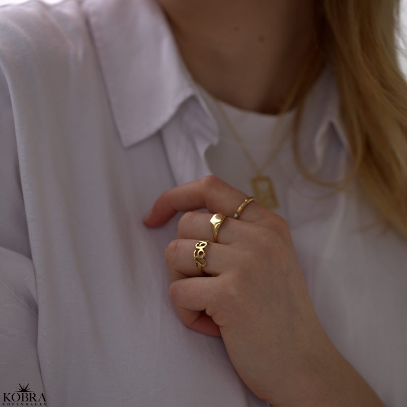 "Jordan" gold ring with personal engraving