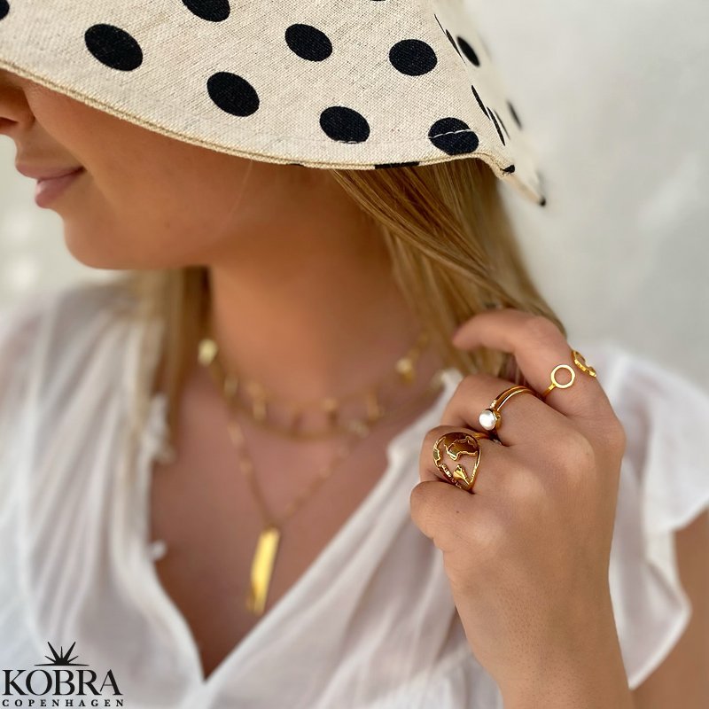 Wonderful "World" ring i 18 karat forgyldt