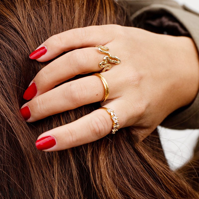 "Romina" guld ring spkket med hvide sten