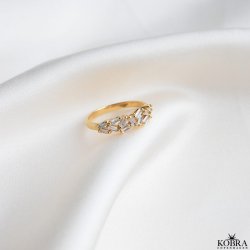 "Romina" guld ring spkket med hvide sten