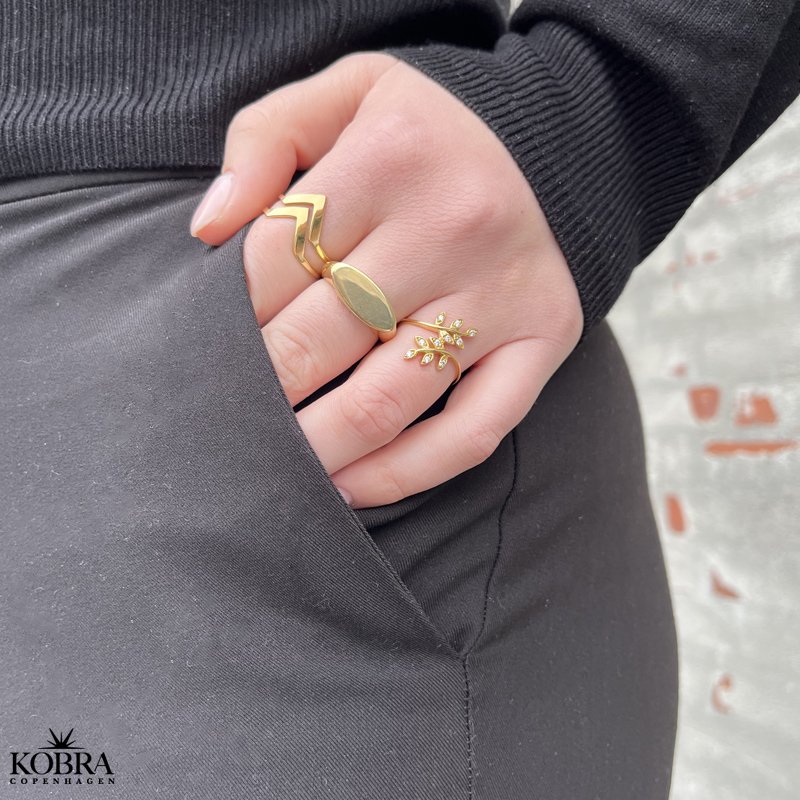 "Malou" 18 karat forgyldt signet ring med indgravering