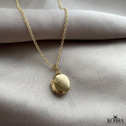 "Sara" lille oval forgyldt medaljon med personlig gravering