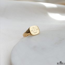 "London" Signet  ring with personalized engraving in 18 carat gold plated silver