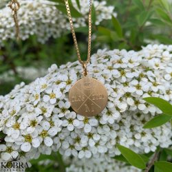 Studenter halsk�de med krydsgravering i guld