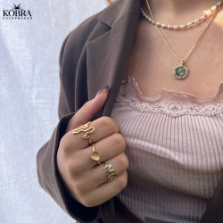 "Nagini Organic" Slange ring i organiske former  Hammerslet look i forgyldt