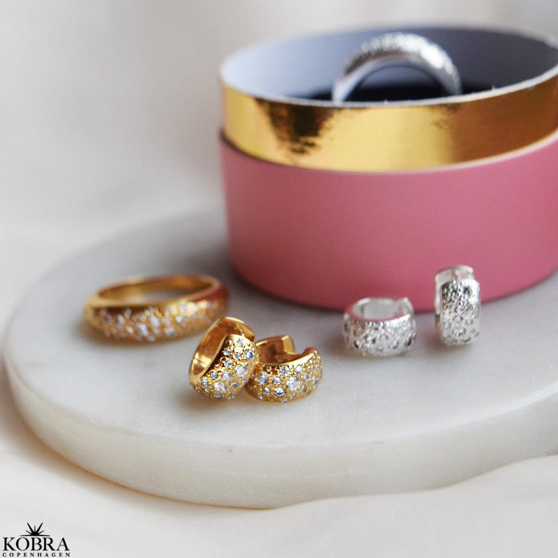 "Nova Moon" chunky guld ring med sten