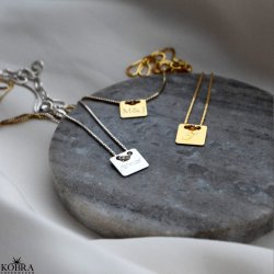 "Hey" guld halskde med personlig gravering