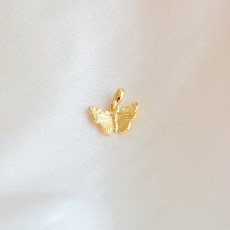 "Luma" Charm - gull sommerfugl