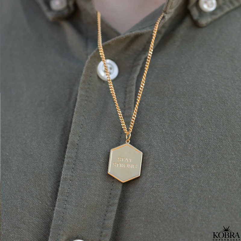 "Hero" guld halskde til mnd inklusiv personlig gravering