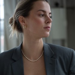 "Nessa" guld reringe / hoops med hvide sten