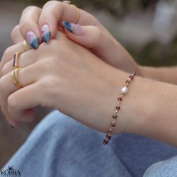 "Ellish" fine gold bracelet with red garnets and pearl