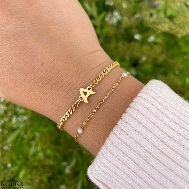 "Malia" handmade gold bracelet with small pearls