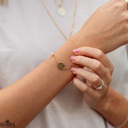 "Merci" guld armbnd med ferskvands perle og personlig gravering