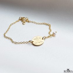 "Merci" guld armbnd med ferskvands perle og personlig gravering