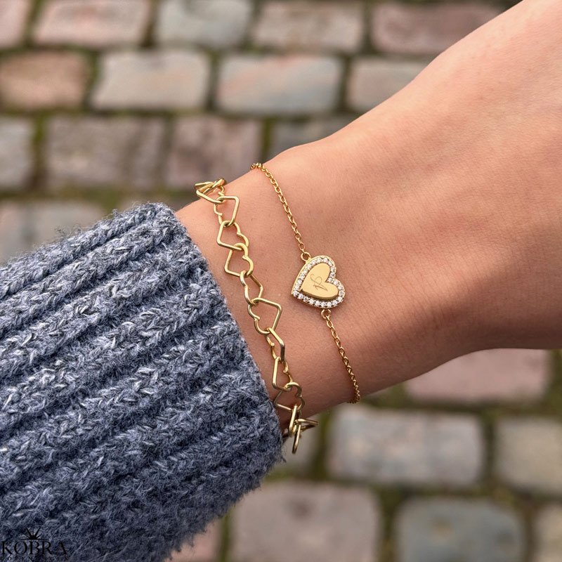"Alara" gold bracelet with gold hearts