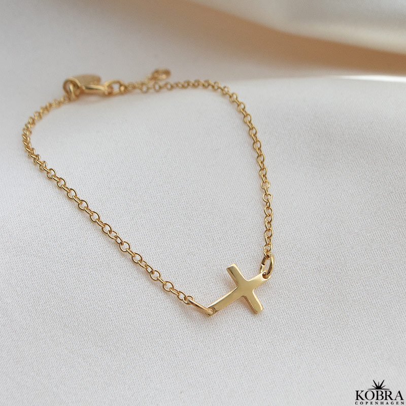 "Trust" Konfirmations smykke, guld armbnd med guld kors og personlig gravering