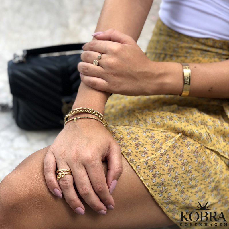 "Dallas" 14 carat gold plated ring with tags including your engraving