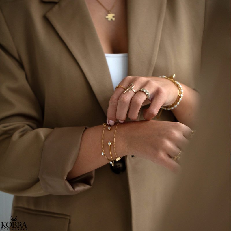 "Debbie" forgyldt 18 karat ring i enkelt design