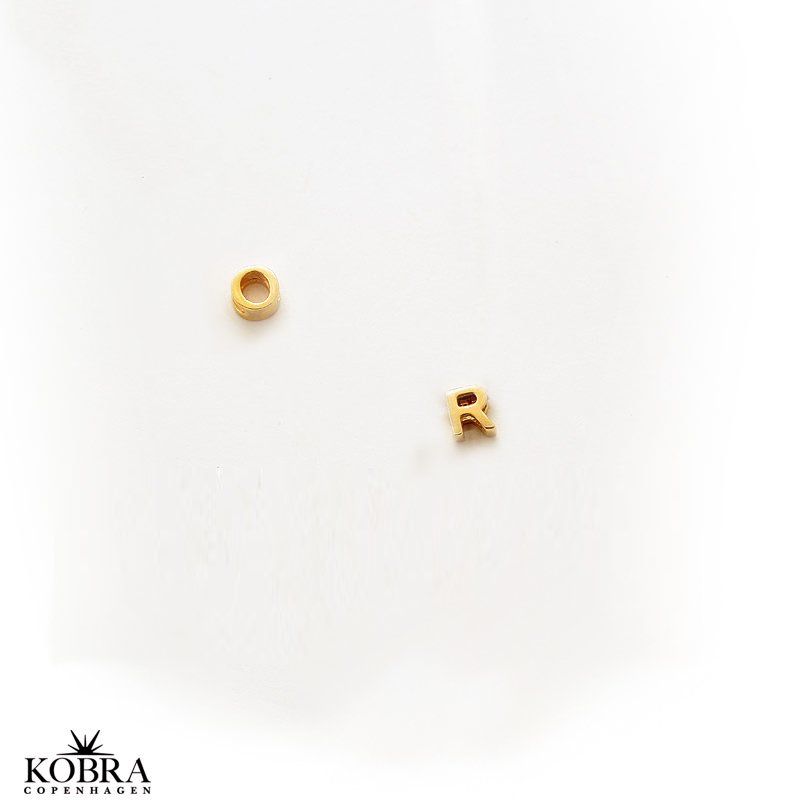 Chloe forgyldt 18 karat bogstav vedhng