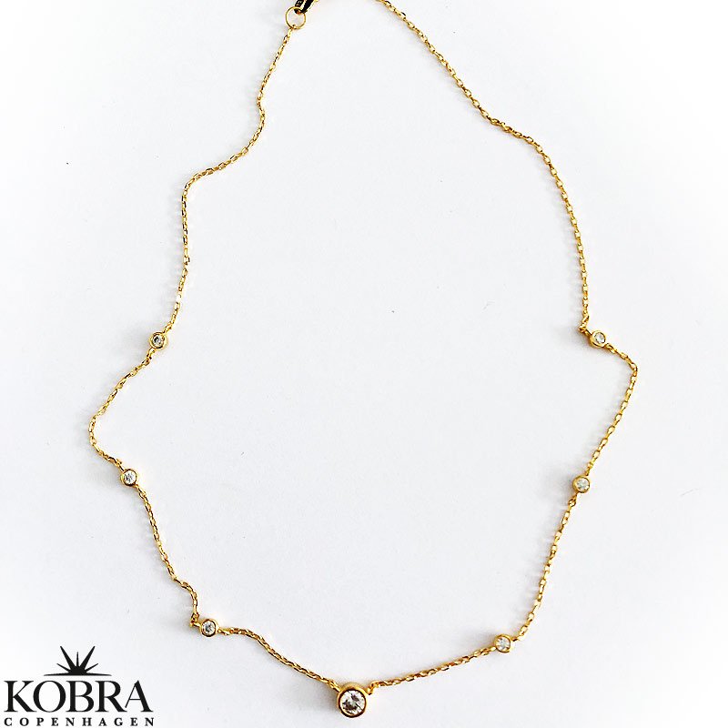"Jenny" guld halskde / choker i 18 karat forgyldt med sm sten