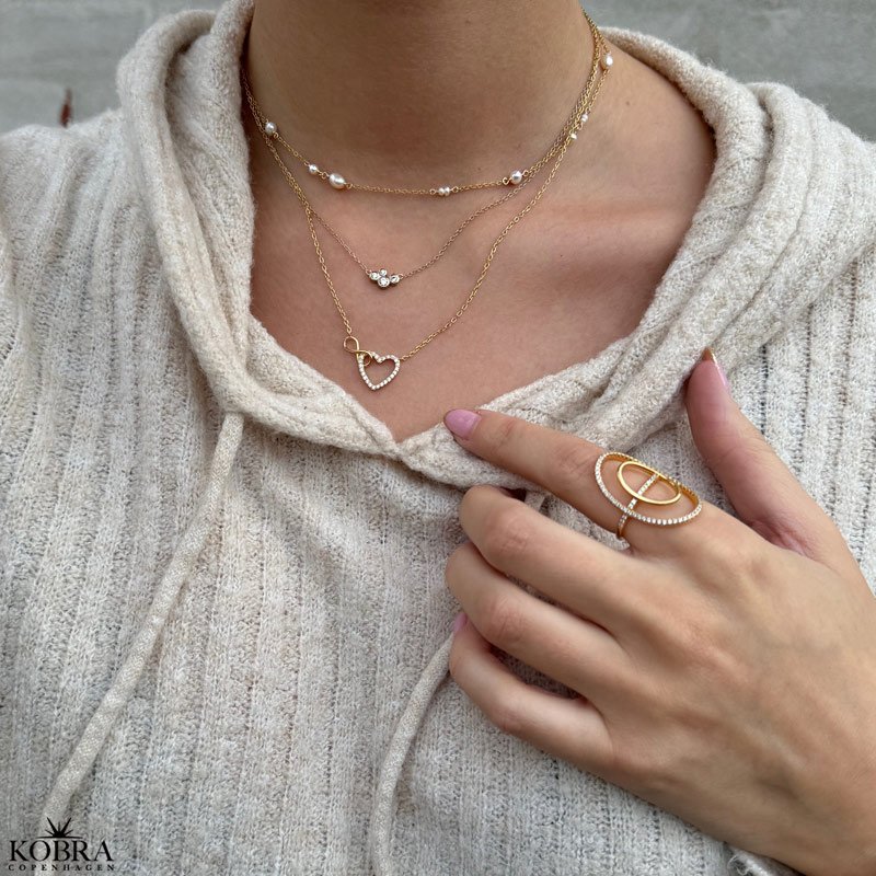 "Corina" forgyldt ring med zirkonia sten