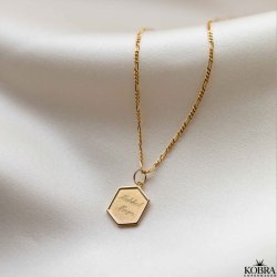 "Hero" 6 kantet guld lille halskde inklusiv personlig gravering