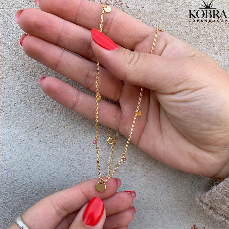 "Katy" 14 karat forgyldt halskde med pink turmaliner og guldplader