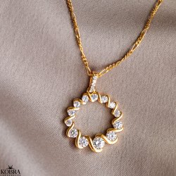 "Valerie" gold necklace with round pendant
