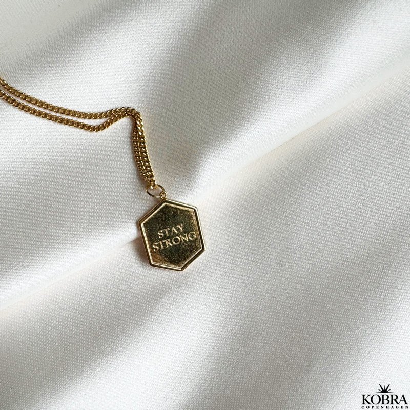 "Hero" guld halskde til mnd inklusiv personlig gravering