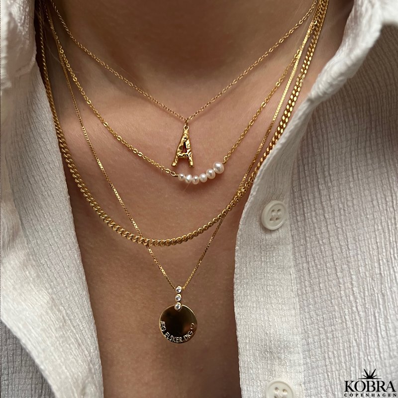 "Atlas" necklace with your letter in 18 carat gold-plated