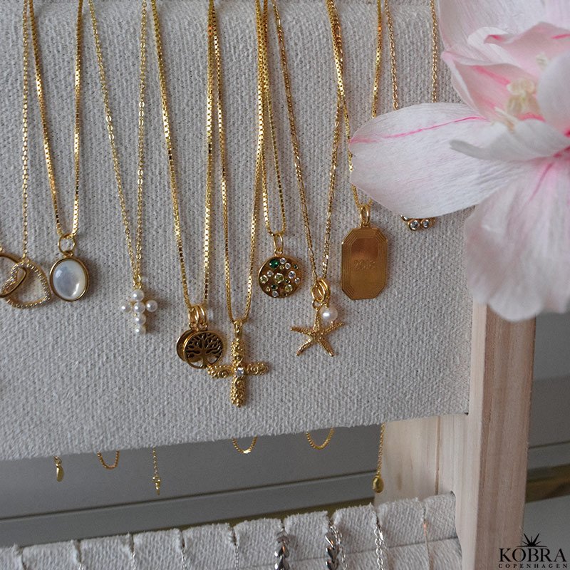 "Amalfi" guldhalskde  rundt vedhng i 18k forgyldt slv