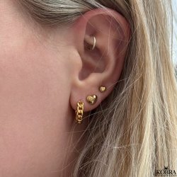"Liva" small earrings with small gold hearts