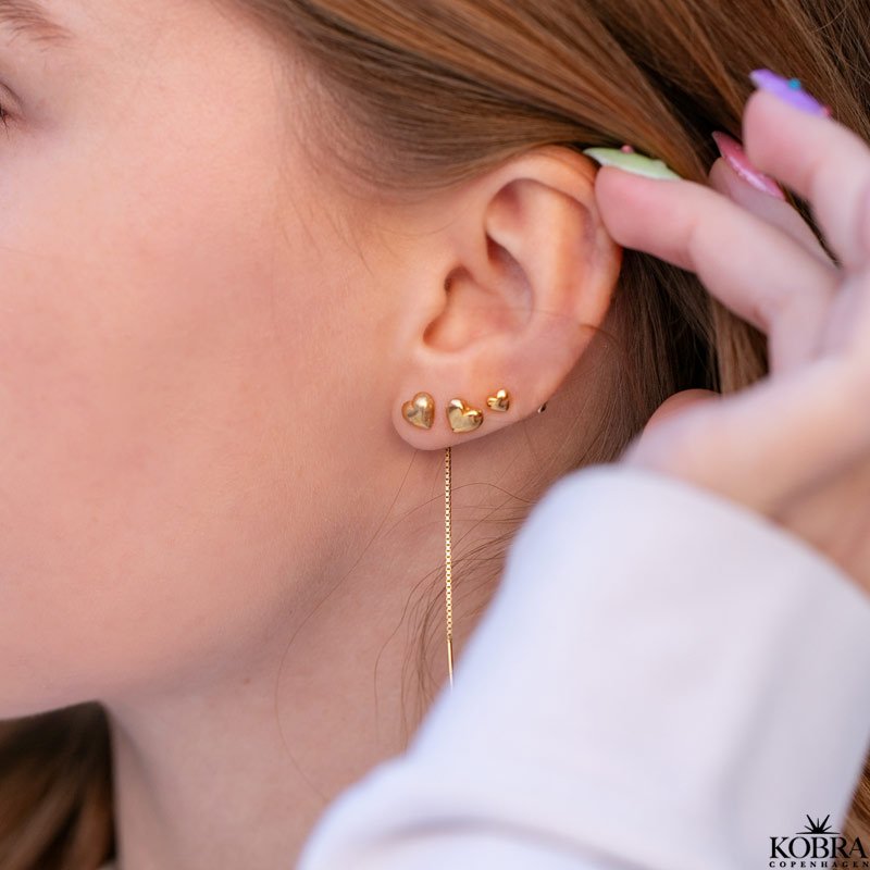 "Liva" small earrings with small gold hearts