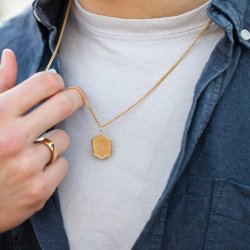 "Hero" guld halskde til mnd inklusiv personlig gravering