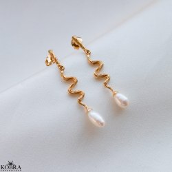 "Lelou" guld slangereringe med hvide ferskvandsperler