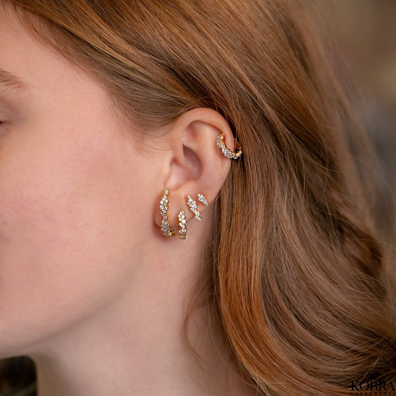 "Mikami" gold earcuff with stones and unique design