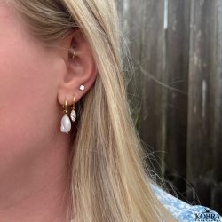 "Lyra" sm guld reringe med hvide glassten