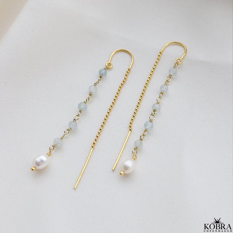 "Ellish" guld retrde med bl aquamariner samt hvid ferskvandsperle