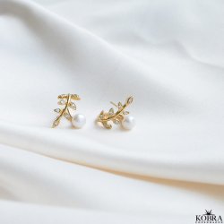 "Miranda" 18 karat forgyldte perlereringe med sten og gte ferskvandsperler